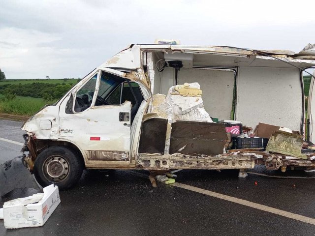 Colisão com vítima com ferimentos aconteceu na BR 146 Km 80, Serra do Salitre.