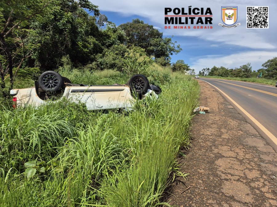 Capotamento sem vitíma aconteceu no Km 54 da Rodovia Estadual MG 190, município de Romaria