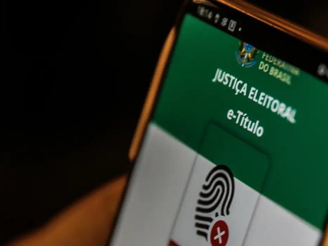 A menos de 30 dias do 1º turno, eleitores devem atualizar e-Título