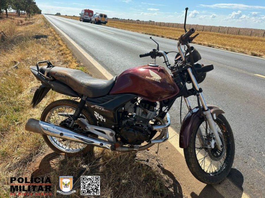 Acidente com motocicleta na MG-410 deixa condutor e passageira ilesos