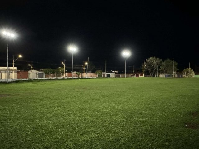 Patos de Minas conclui obras de revitalização da iluminação em espaços públicos para incentivar esporte noturno