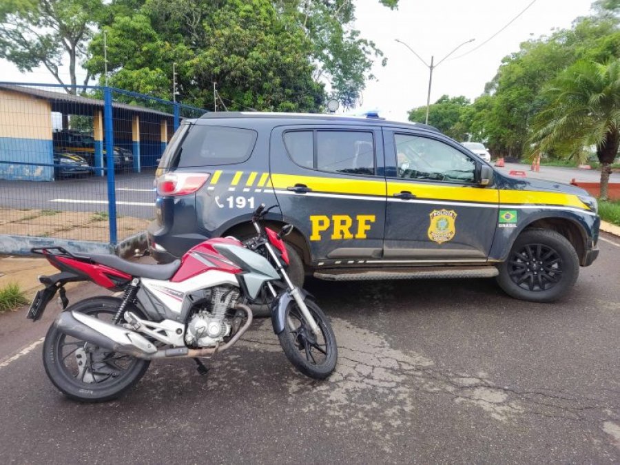 PRF recupera moto furtada e clonada em operação na BR-365