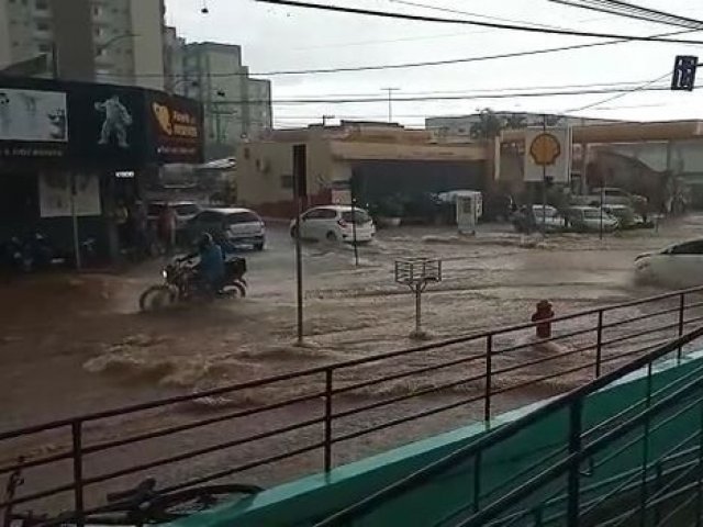 Chuva forte é registrada em Patos de Minas