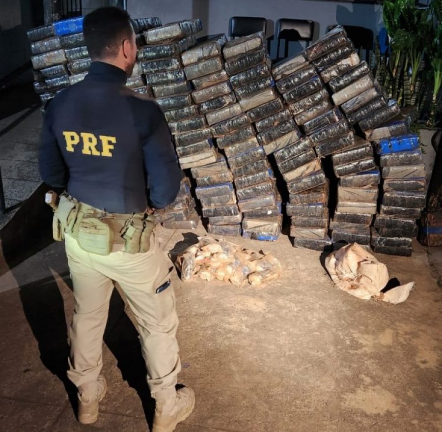 PRF de Patos de Minas prende homem com 1,6 tonelada de maconha e 21 kg de haxixe em moema