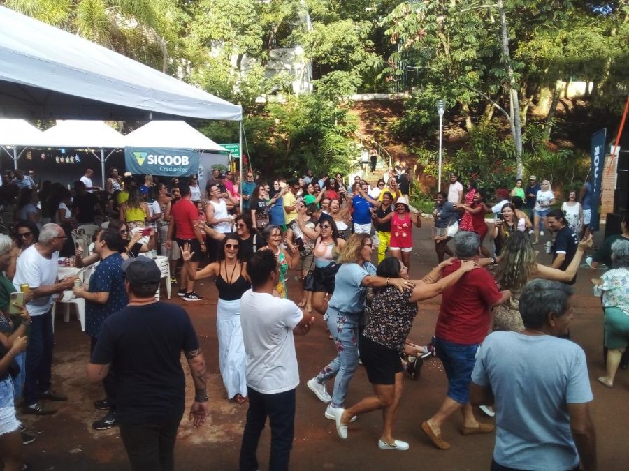 Evento especial do Dia do Trabalhador atrai bom público no Parque do Mocambo em Patos de Minas