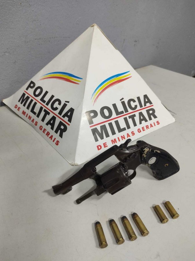 Polícia Militar apreende menor infrator de roubo e encontra arma de fogo em seus pertences