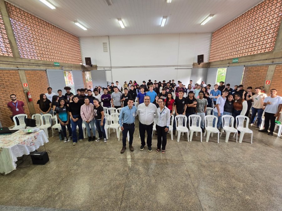 SESI/SENAI de Patos de Minas realiza semana do livro e da biblioteca com foco na leitura e educação financeira