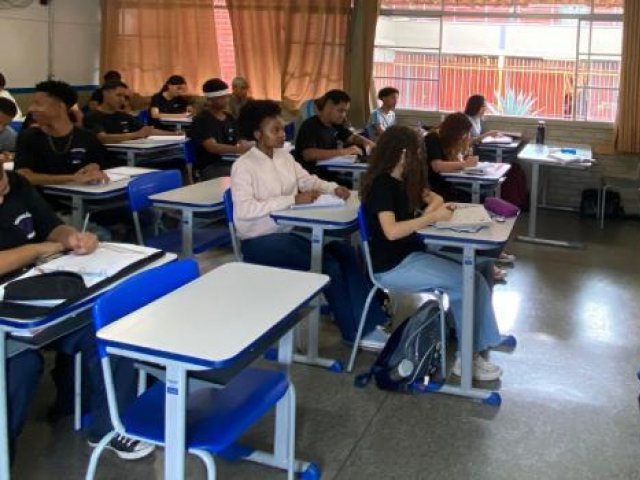 Minas anuncia data para novo lote de nomeações do concurso público da Educação