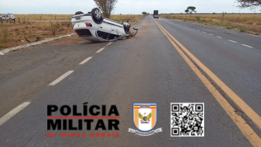 Acidente em Lagoa Grande deixa motorista e passageira feridos após capotamento na MG-410