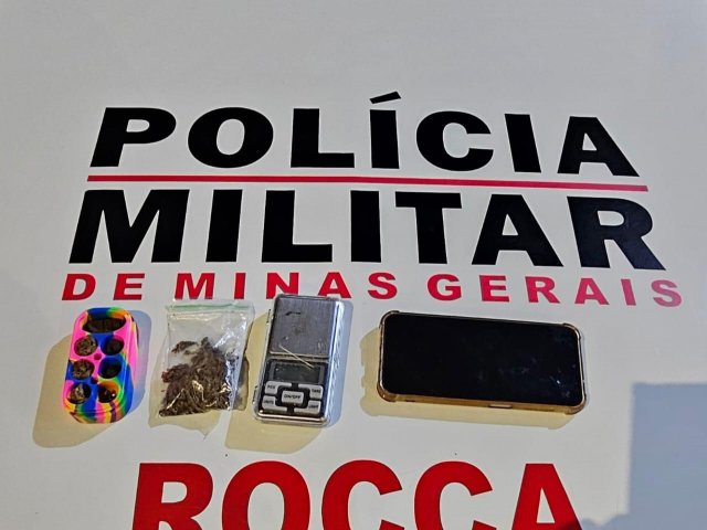 Policia Militar apreende drogas e balança de precisão no Terminal Rodoviário