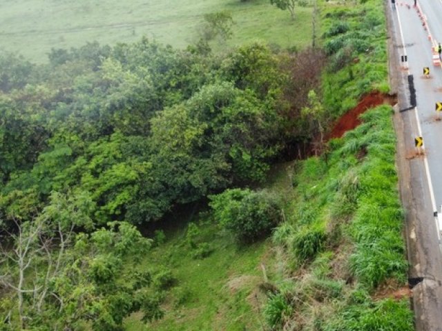 Departamento de Estradas de Rodagem prevê liberar, em cerca de 60 dias, tráfego na MG-190, no Alto Paranaíba