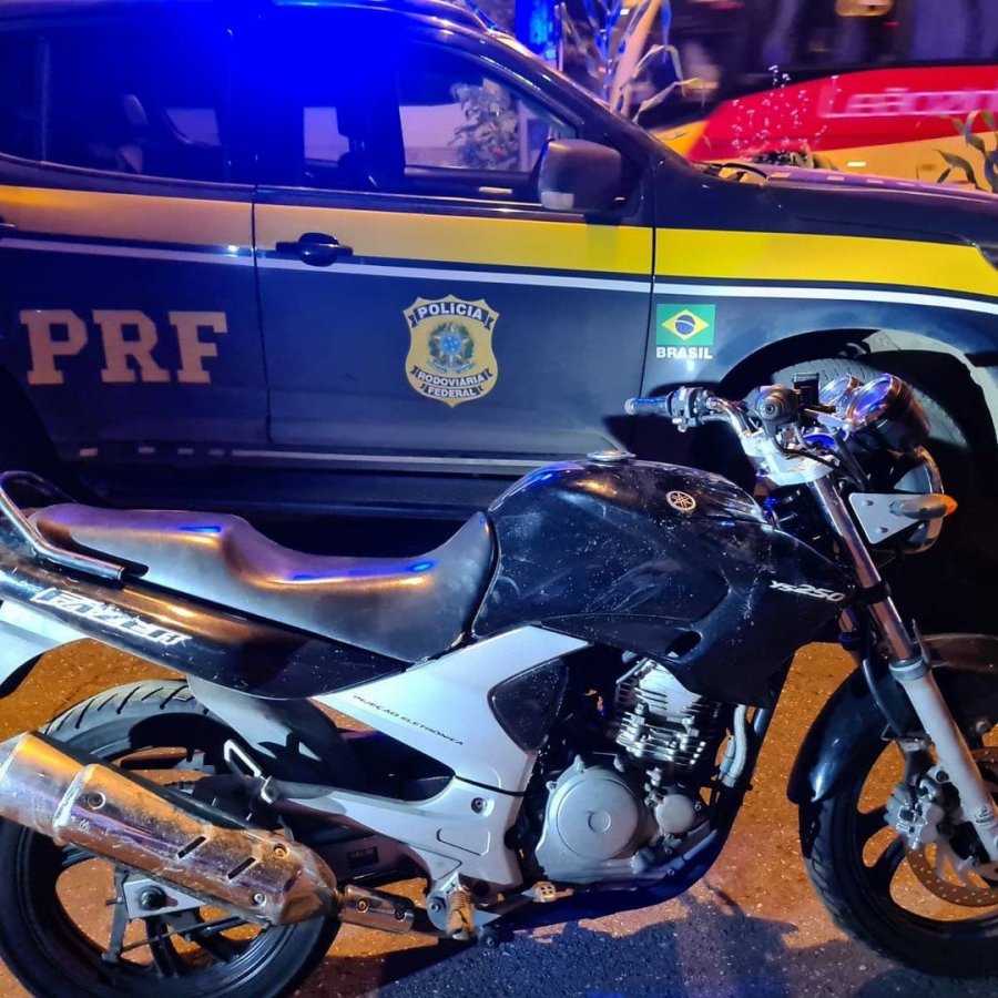 Polícia Rodoviária Federal recupera motocicleta furtada