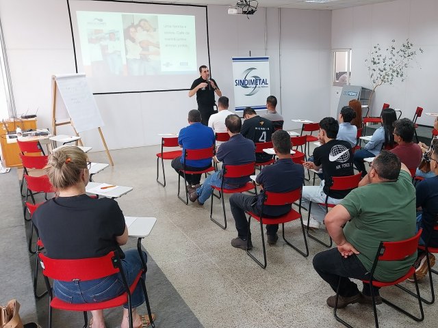 Seminário do Procompi reúne setor metalmecânico em Patos de Minas com palestra do Professor Scopino