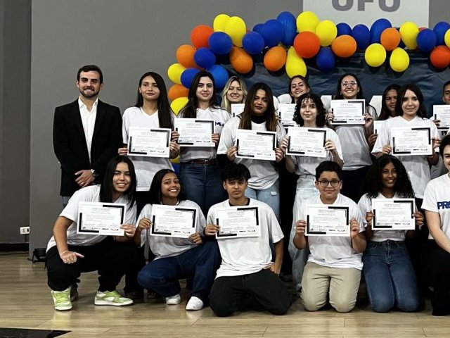 Prefeitura de Patos de Minas celebra conclusão de cursos do Promam 5.0