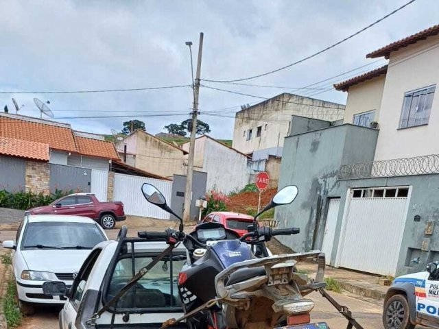 Polícia Militar recupera veículo roubado 