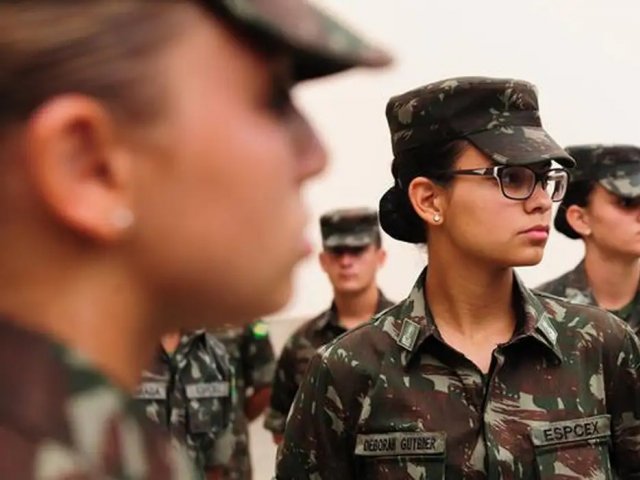 Forças Armadas iniciam alistamento voluntário feminino