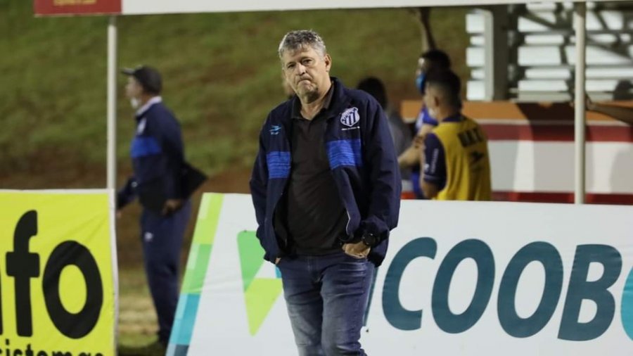 Mineiro: Wellington Fajardo é demitido da URT após três derrotas seguidas 