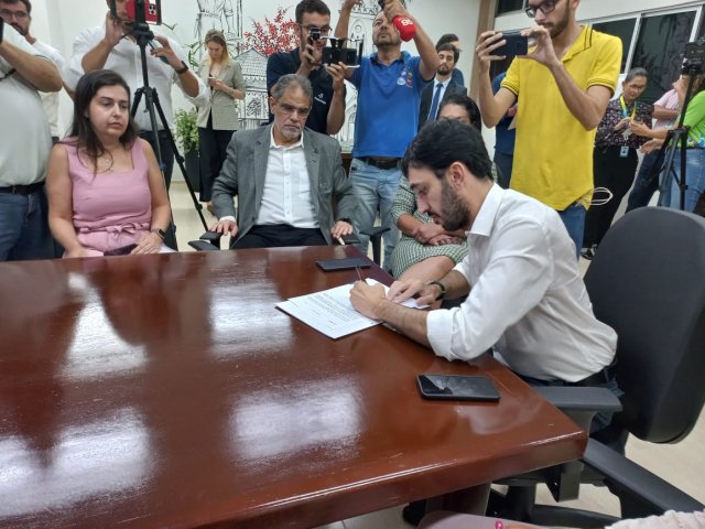 Copasa e prefeitura de Patos de Minas assinam atualização contratual