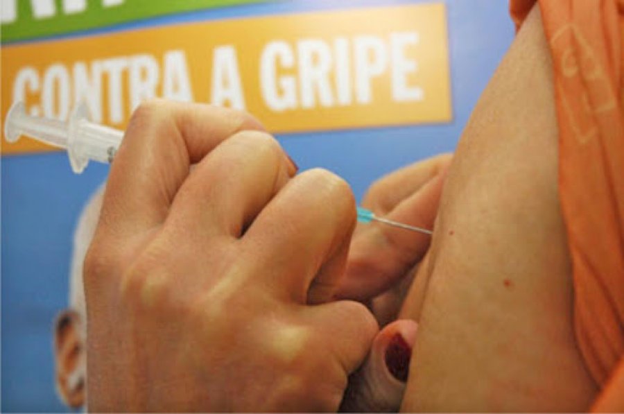 Gripe: professores e idosos já podem receber a vacina nas unidades de saúde