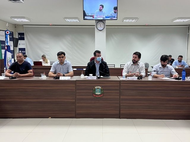Municipalização de escolas públicas estaduais é discutida durante reunião especial na Câmara Municipal