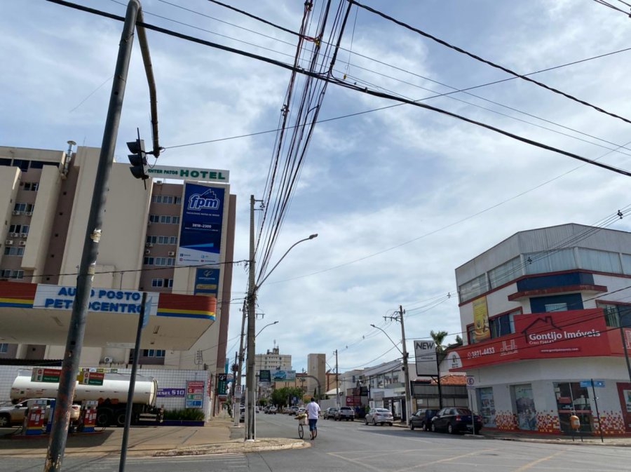 Onda de calor intensa atinge Patos de Minas com temperaturas elevadas e umidade baixa