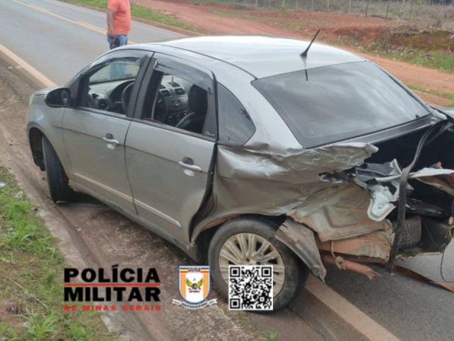 Colisão sem vítimas na MG-410 em Presidente Olegário