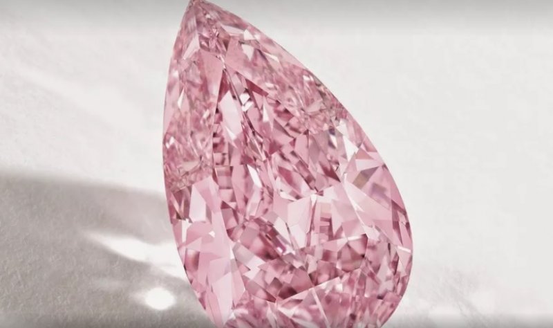 Grupo compra suposto diamante rosa avaliado em R$ 50 milhões por R$ 300 mil e descobre ter sido vítima de golpe