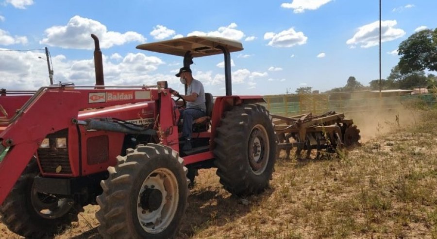 Trabalhadores rurais de Presidente Olegário conseguem emprego após capacitação
