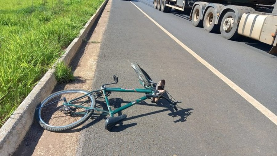 Ciclista morre após ser atropelado por caminhão na BR-146 em Cruzeiro da Fortaleza