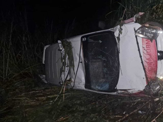 12º Batalhão de Bombeiros Militar de Patos de Minas atende acidente envolvendo Ambulância 