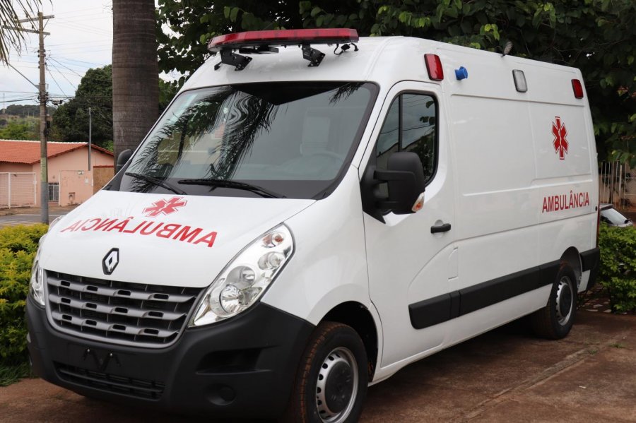 Presidente Olegário adquire nova ambulância para reforçar os serviços do Hospital Municipal