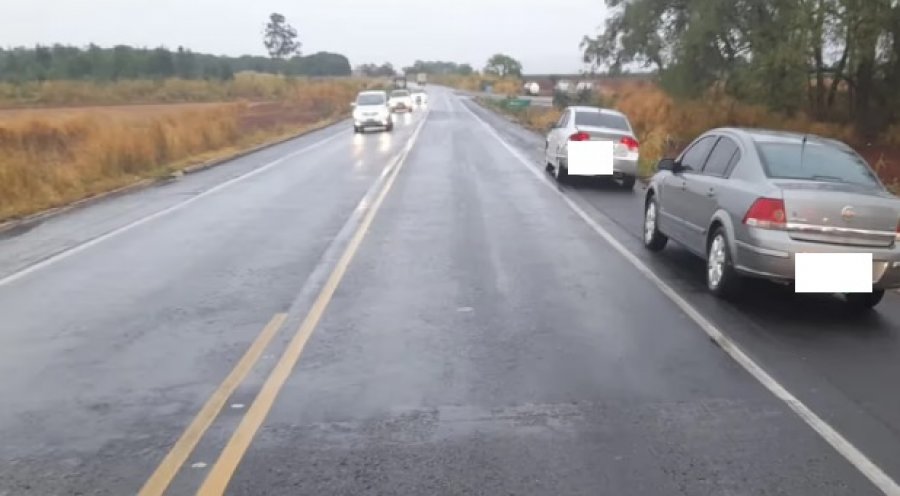 Acidente na BR-352 envolve dois veículos durante chuva intensa em Lagoa Formosa