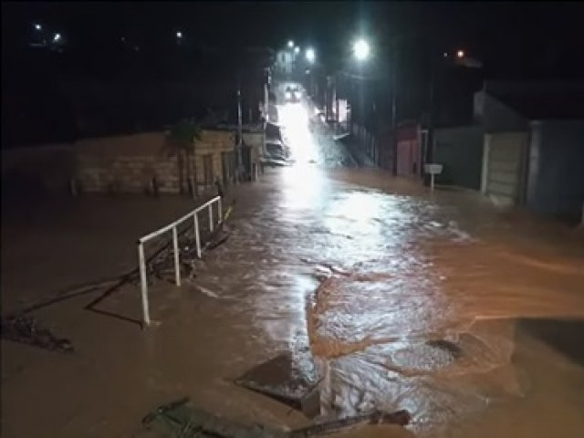 Chuva causa diversos estragos em São Gotardo