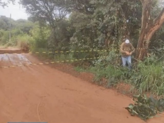 PONTE DA IARA: chuva destroi travessia que dá acesso a distrito de Araxá